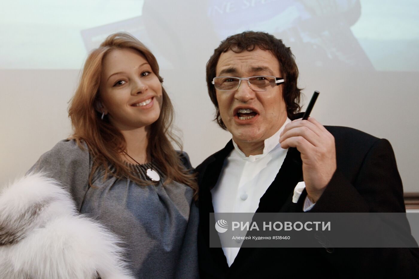 Телеведущий Дмитрий Дибров с супругой Полиной Наградовой