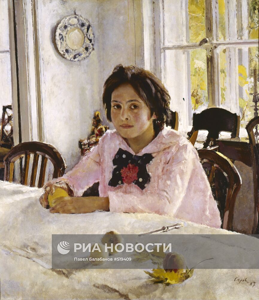 "Девочка с персиками"