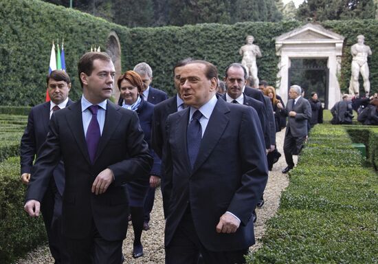 Д.Медведев на церемонии фотографирования в Риме