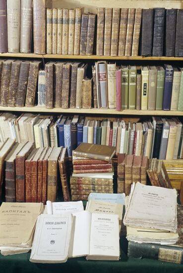 Книги из библиотеки Л.Н. Толстого