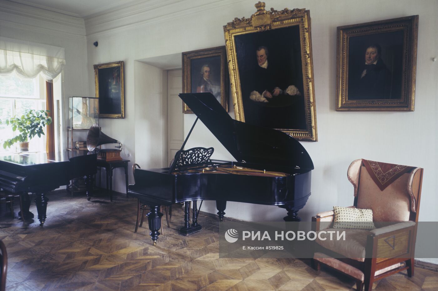 Уголок залы в доме Л.Н. Толстого