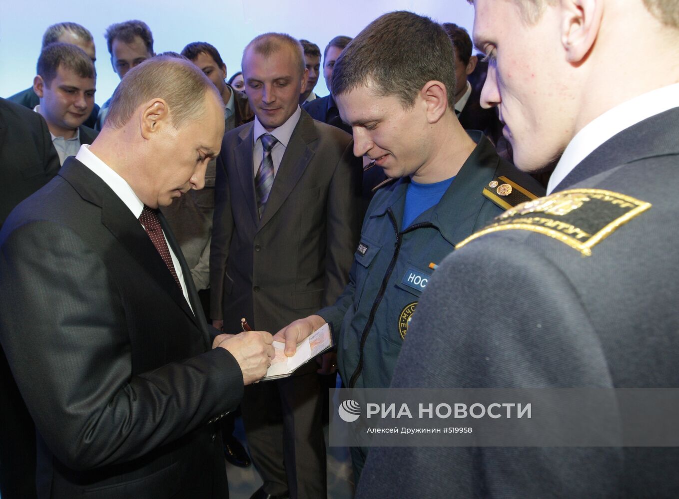 Владимир Путин ответил на вопросы россиян в прямом эфире