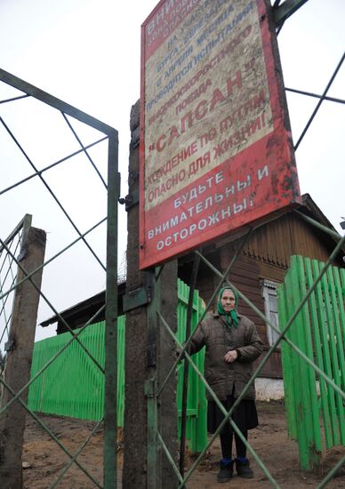 Пенсионерке Елене Голубевой установили новый забор
