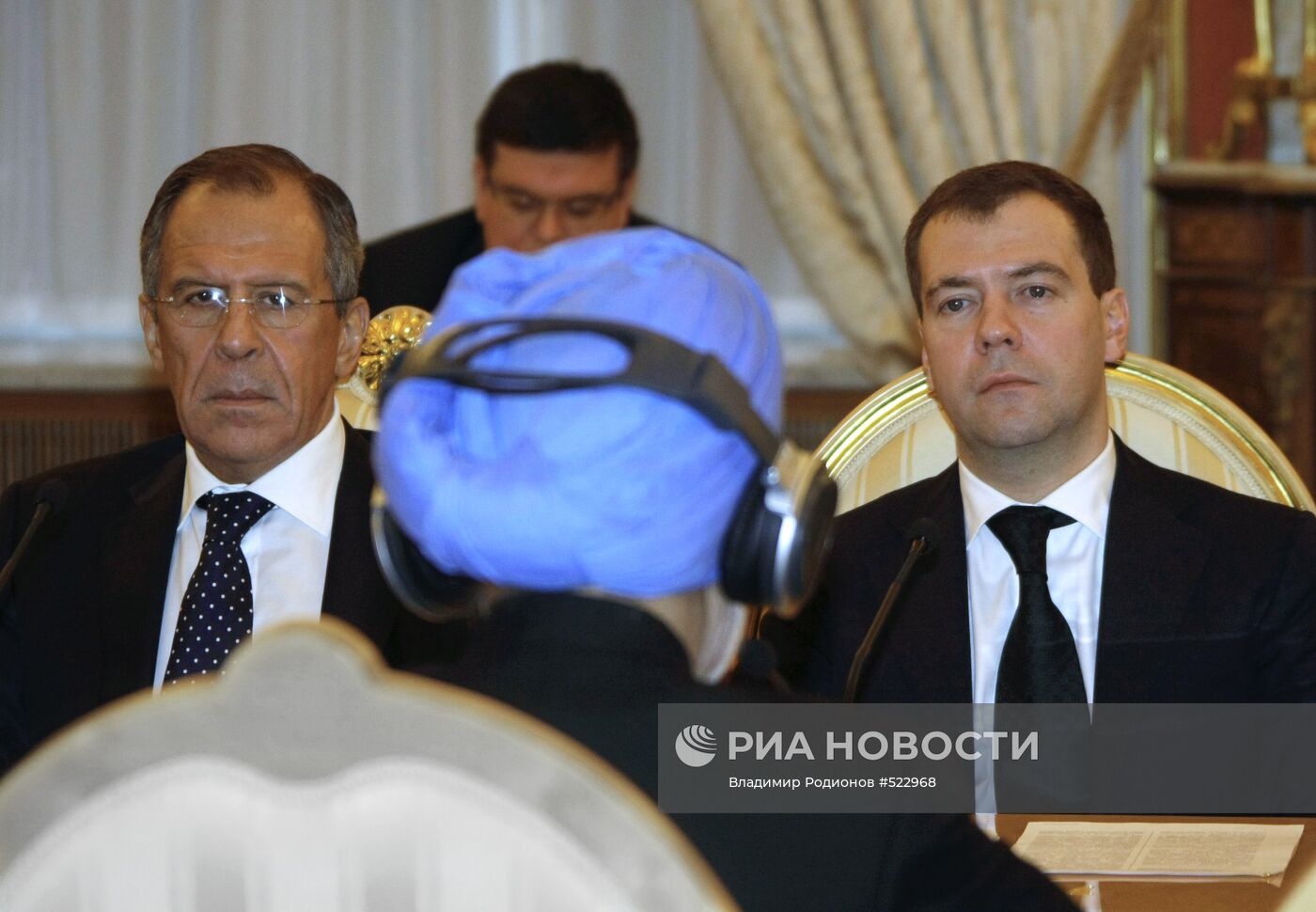Д.Медведев и М.Сингх на переговорах в Москве