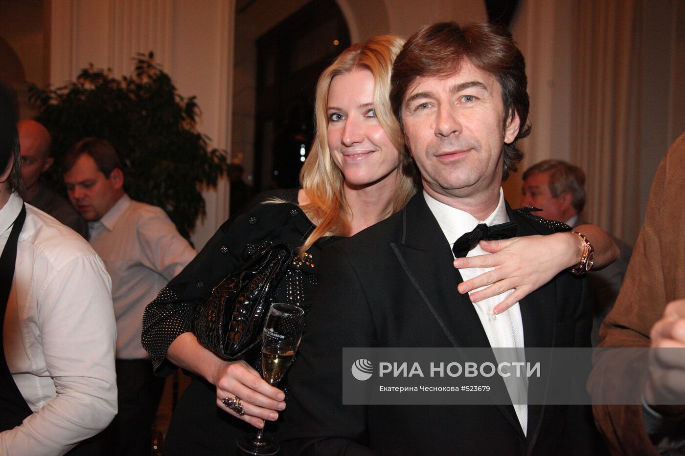 Валерий Сюткин с супругой