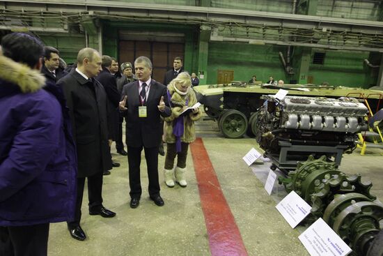 Владимир Путин посетил цеха ОАО "НПК "Уралвагонзавод"