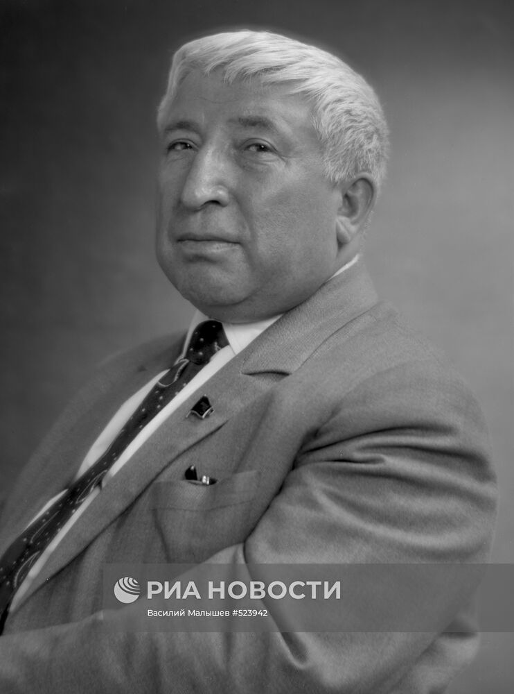 Р.Гамзатов