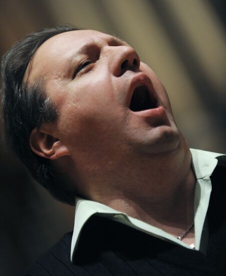 Александр Захаров