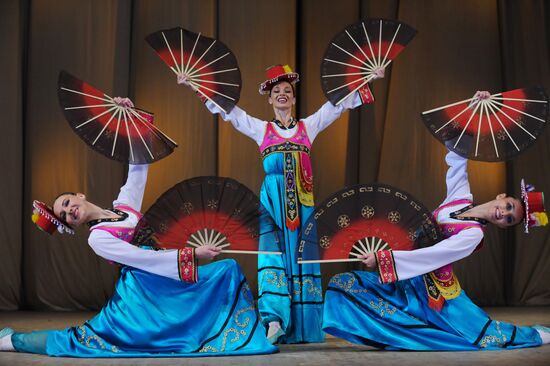 Корейский танец "Санчонга"