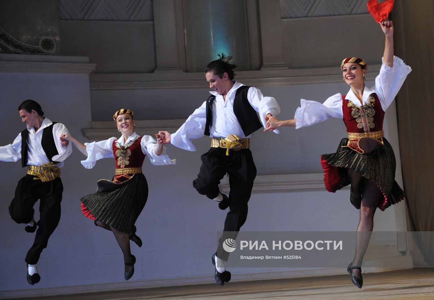 Сюита греческих танцев "Сиртаки"
