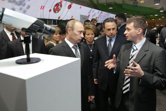 Владимир Путин посетил молодежный инновационный конвент