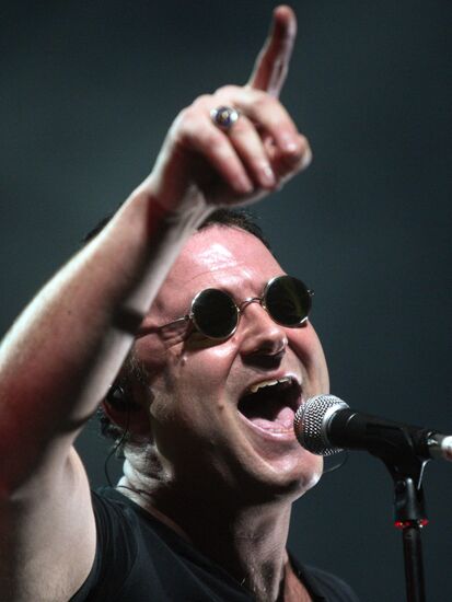 Максим Леонидов