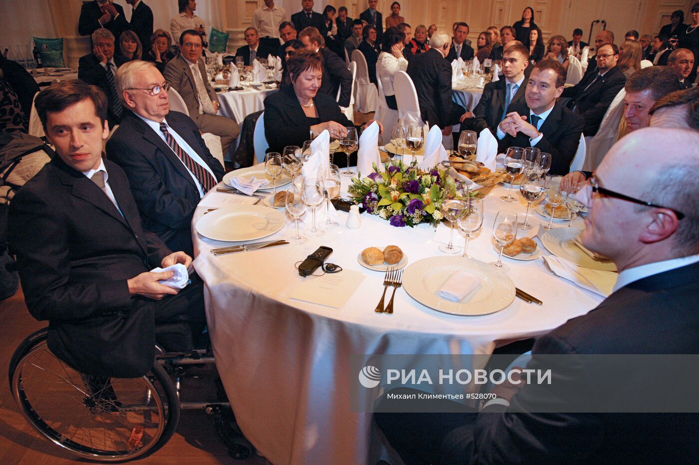 Д.Медведев на приеме по случаю празднования Паралимпийского дня