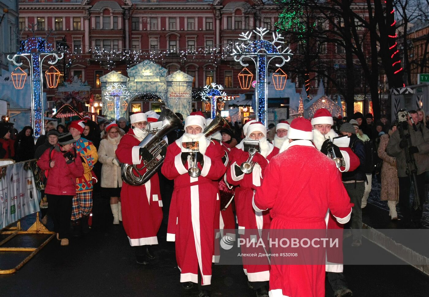 Санкт-Петербург готовится к празднованию Нового года