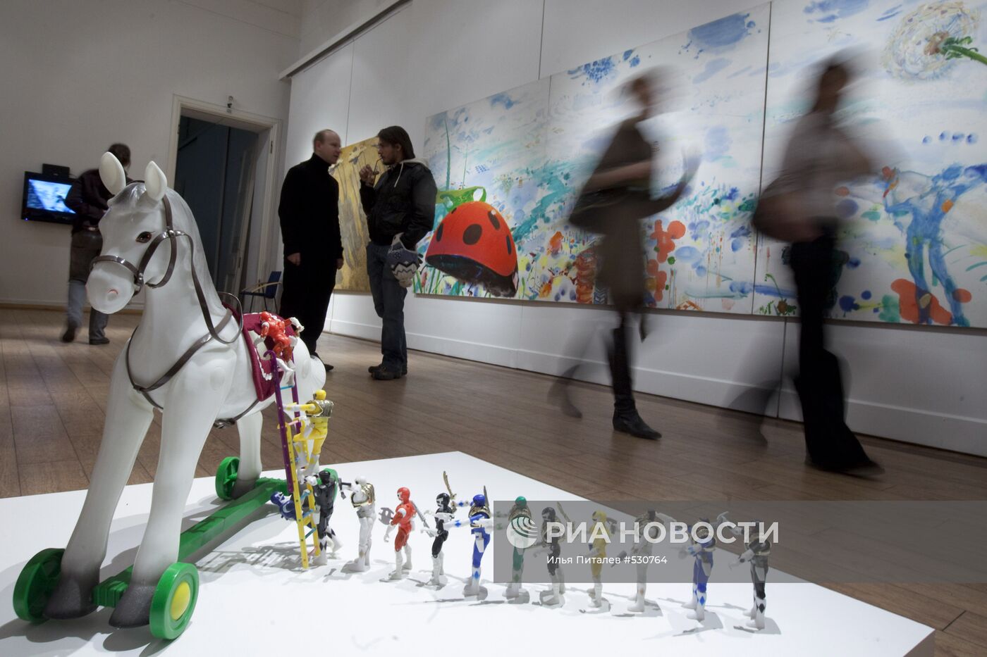 Выставка "День открытых дверей" в Музее современного искусства