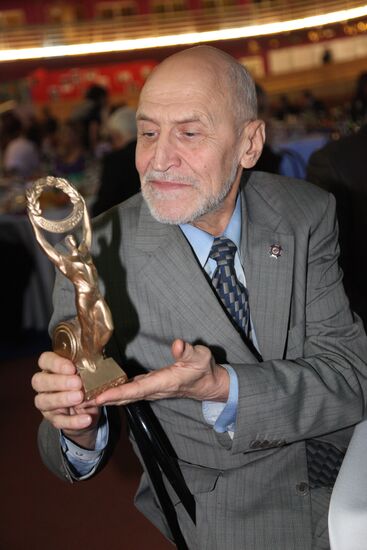 Телеведущий Николай Дроздов