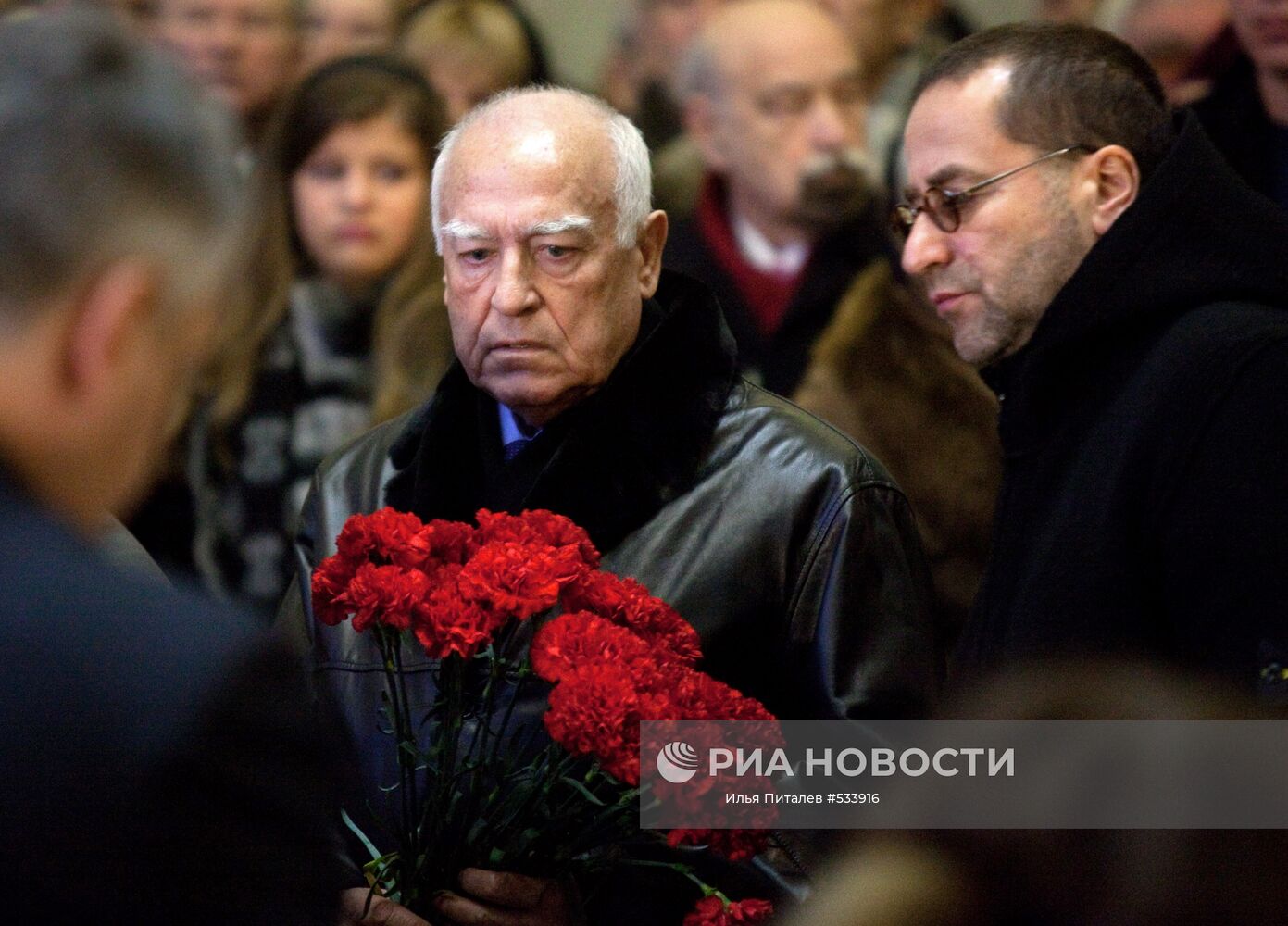 Могила виктора черномырдина фото