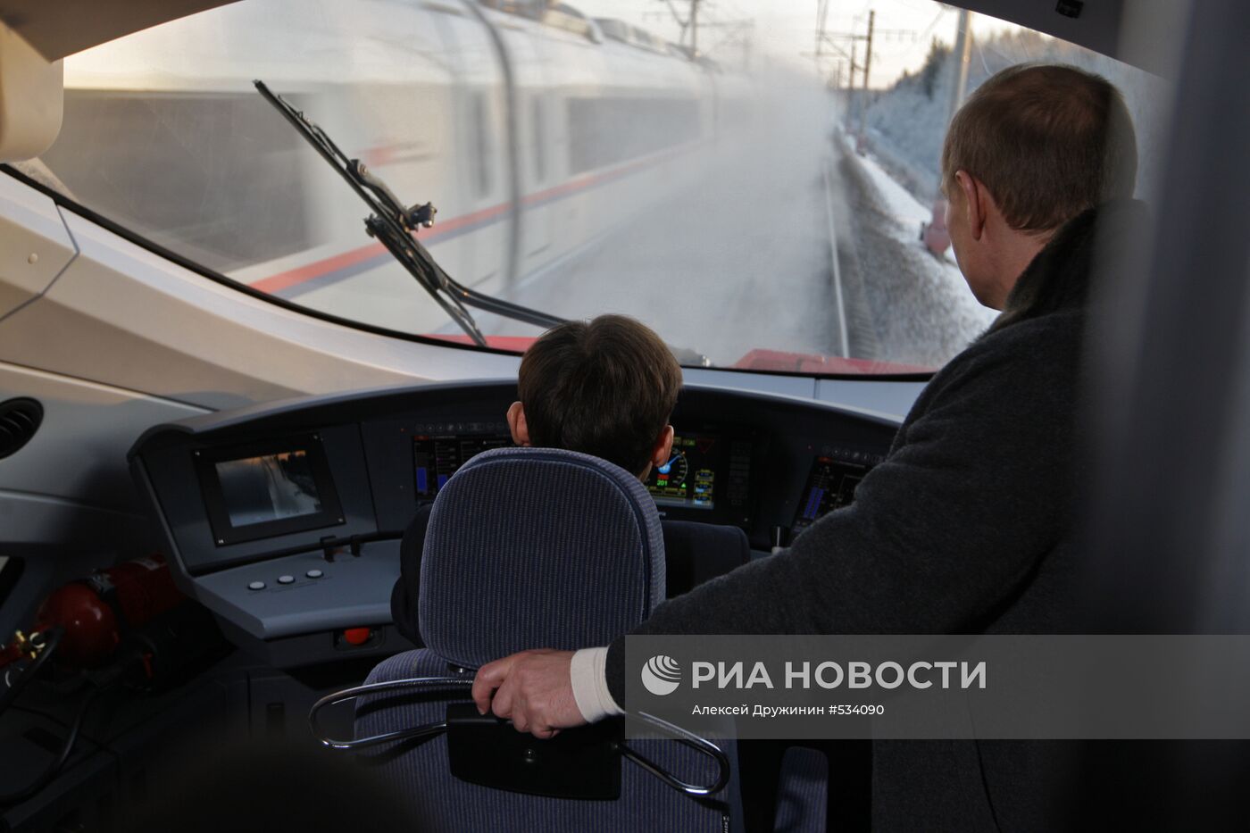 В.Путин совершил поездку на новом скоростном поезде 