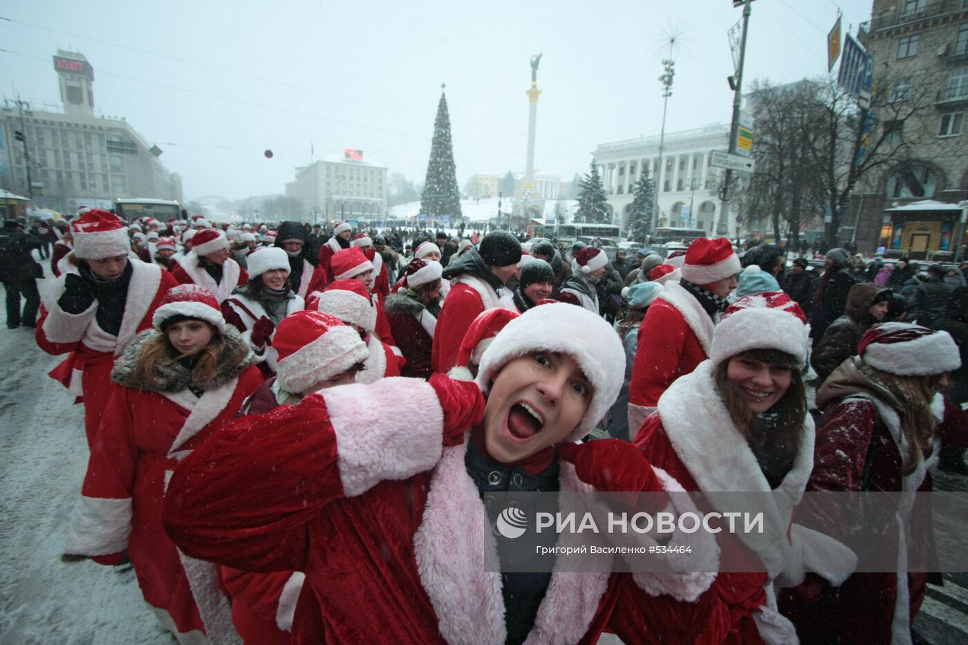 Парад Дедов Морозов в Киеве