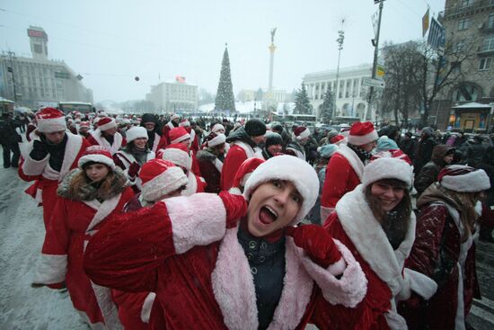 Парад Дедов Морозов в Киеве