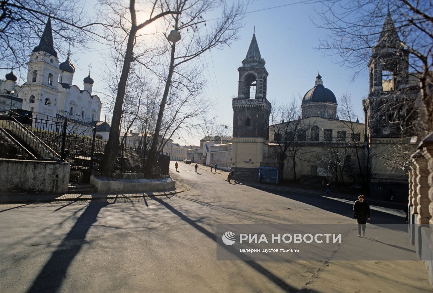 Храм Св. Владимира и Ивановский монастырь