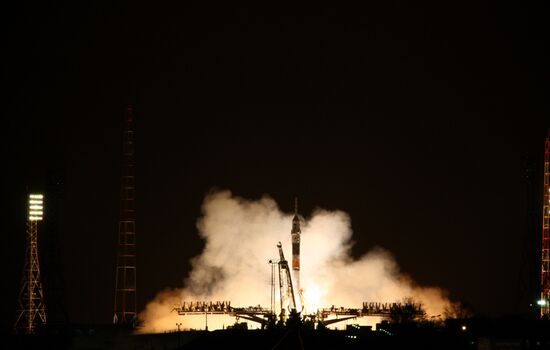 Ракета-носитель "Союз-ФГ" стартовала с космодрома "Байконур"