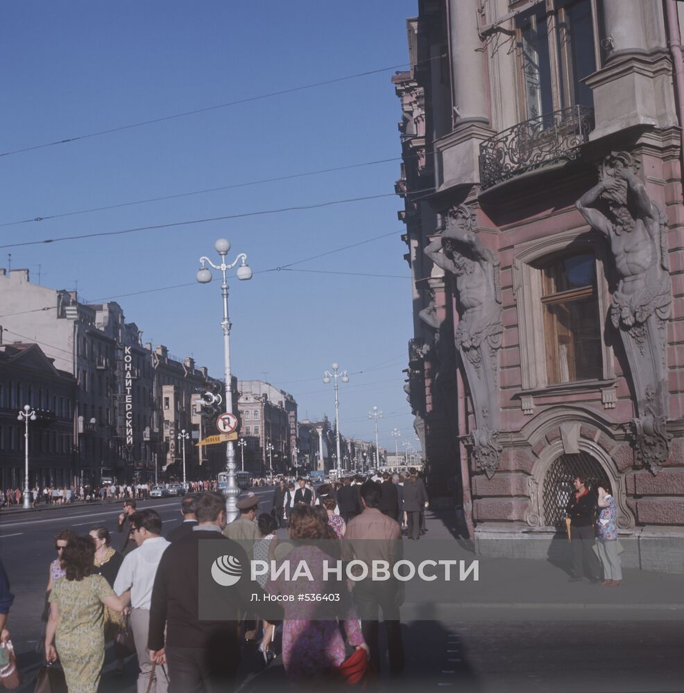 На Литейном мосту