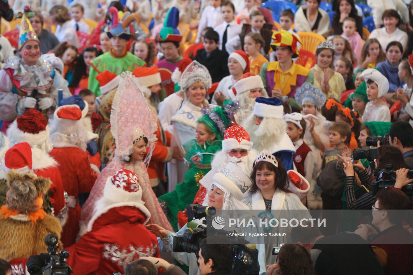 Праздничная сдача экзаменов в "Московской школе Деда Мороза"