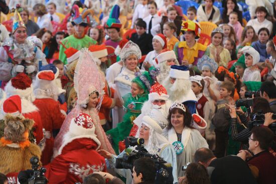 Праздничная сдача экзаменов в "Московской школе Деда Мороза"