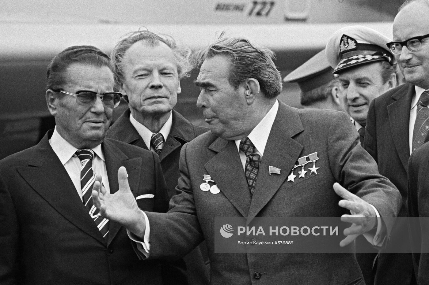 Президент Югославии Иосип Броз Тито и генсек ЦК КПСС Л.Брежнев