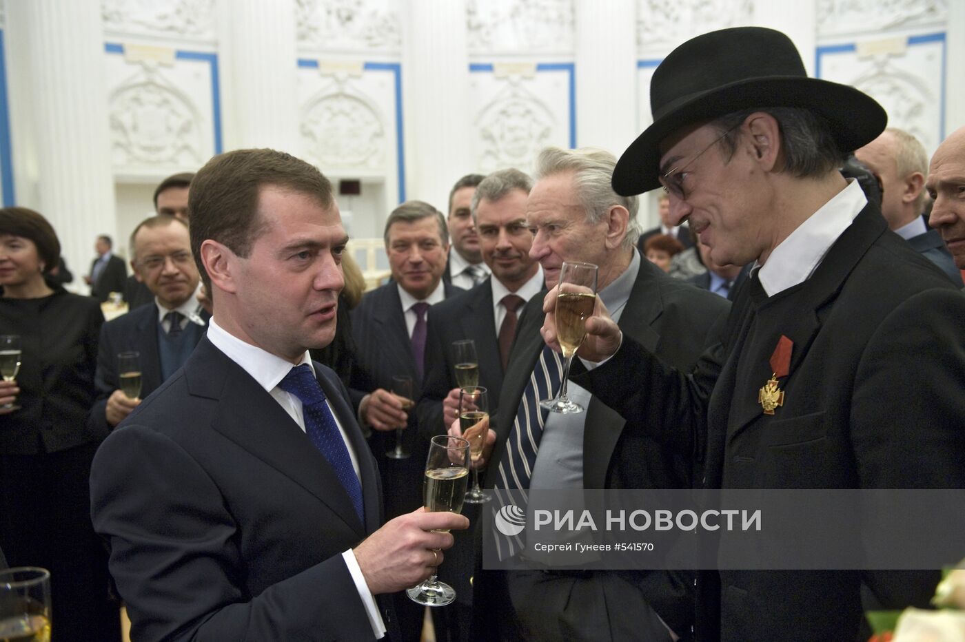 Д.Медведев вручил в Кремле государственные награды