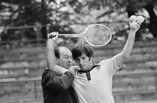 Семен Белиц-Гейман и игрок сборной СССР по теннису Т.Какулия