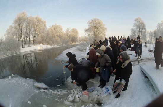 Освященная вода реки Истры