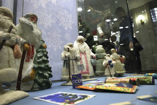 Выставка елочных игрушек предвоенной, военной, послевоенной поры