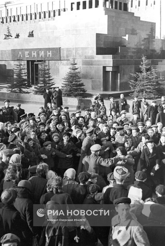 На Красной площади 9 мая 1945 года