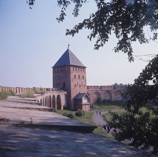 Дворцовая башня Новгородского кремля