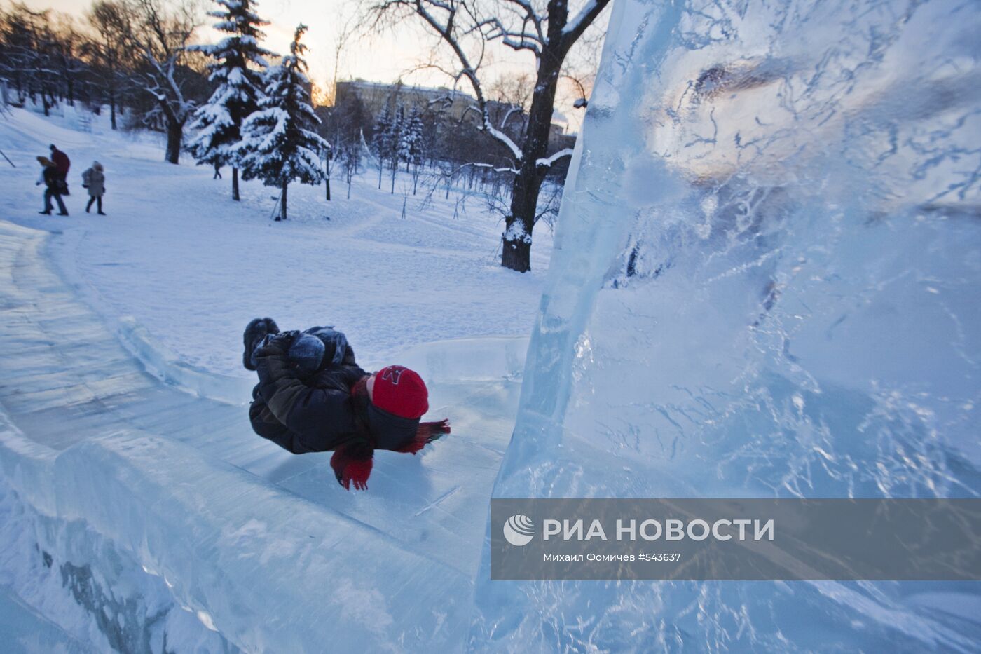 Выставка-фестиваль ледяных скульптур "Вьюговей 2010" в Москве