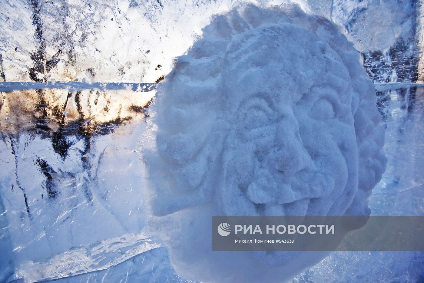 Выставка-фестиваль ледяных скульптур "Вьюговей 2010" в Москве