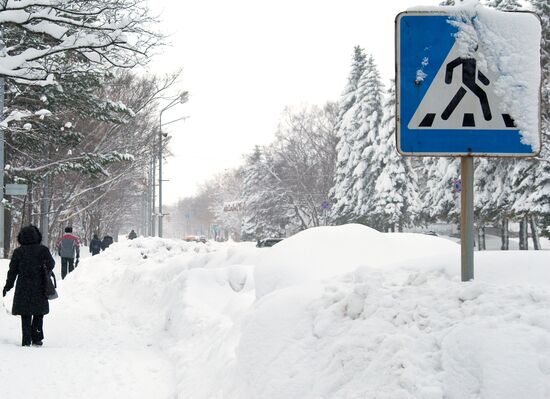 В Южно-Сахалинске после продолжительного снежного циклона