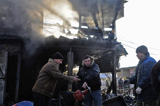 Пожар на "Мытищинской ярмарке" в Подмосковье локализован