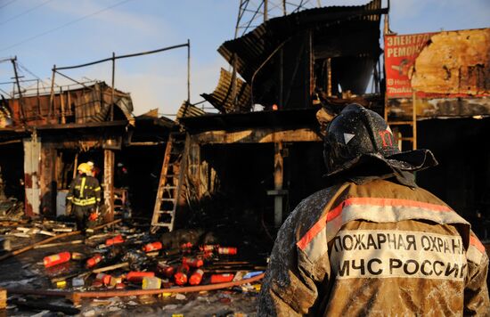 Пожар на "Мытищинской ярмарке" в Подмосковье локализован