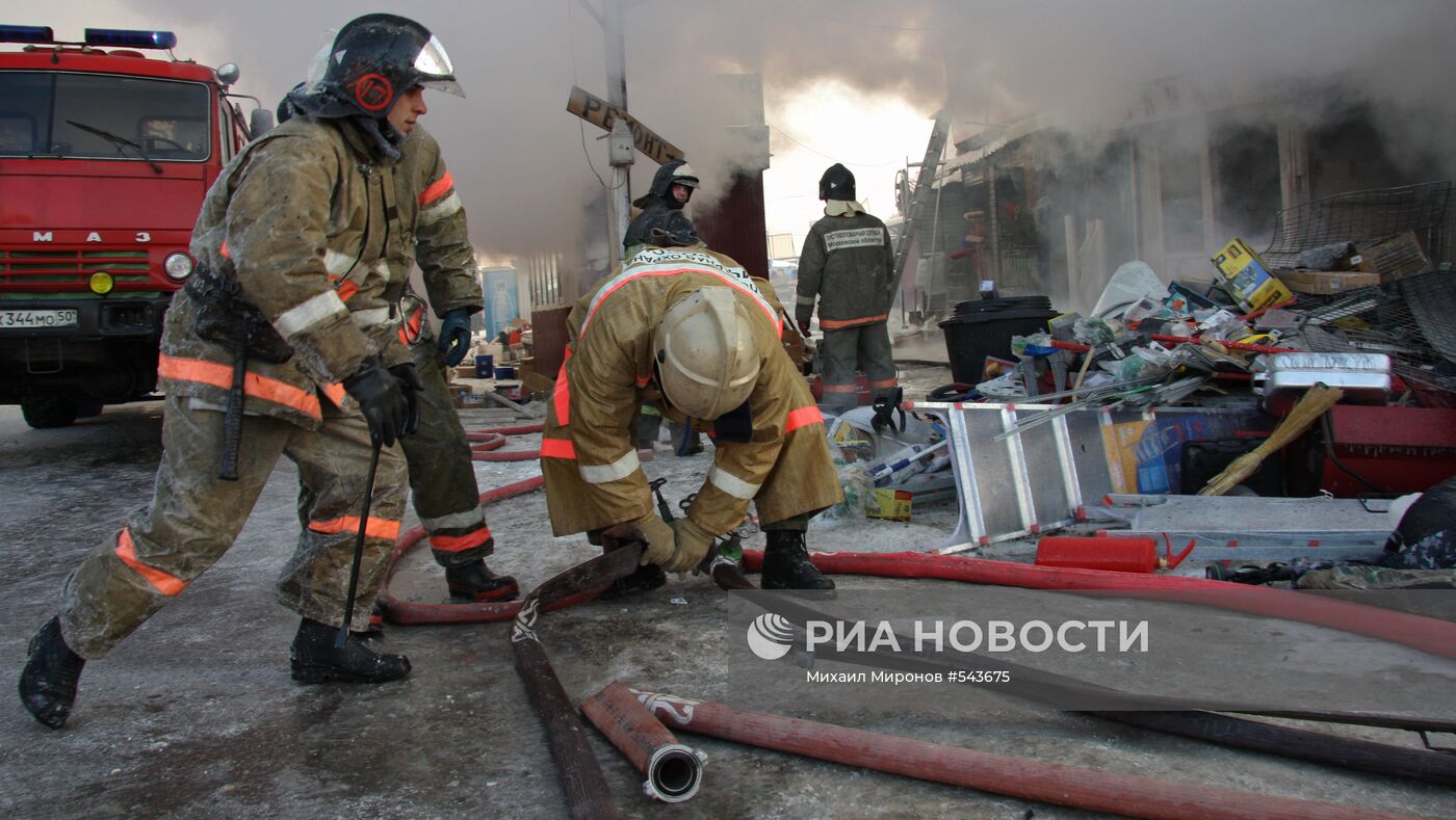 Пожар на "Мытищинской ярмарке" в Подмосковье локализован