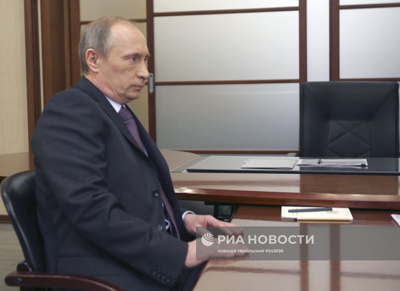 Владимир Путин провел рабочую встречу с Игорем Сечиным в Москве