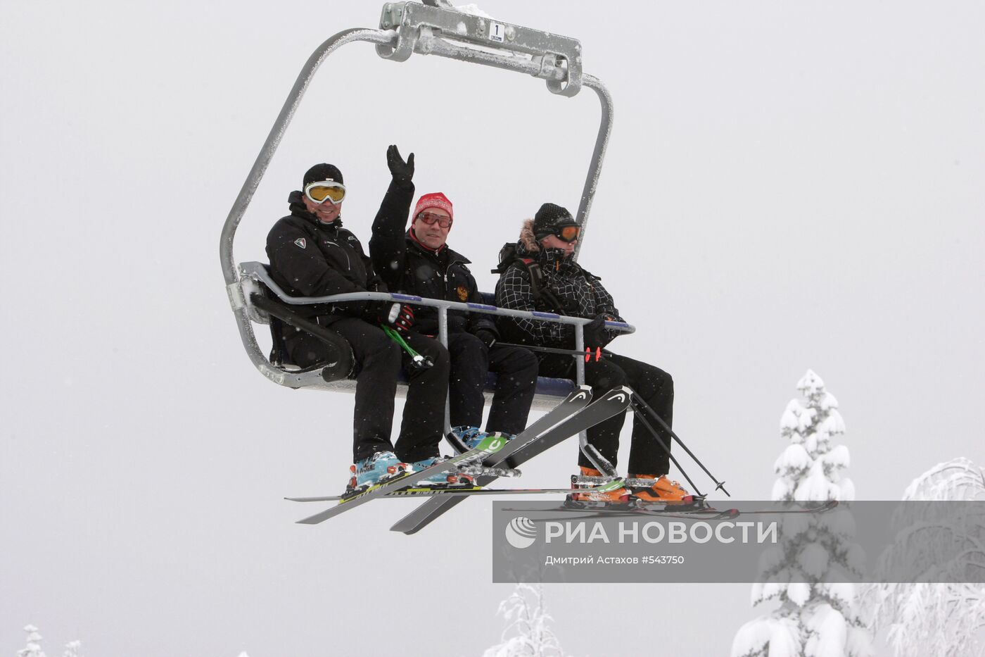 Президент РФ Д. Медведев на горнолыжном курорте "Красная поляна"