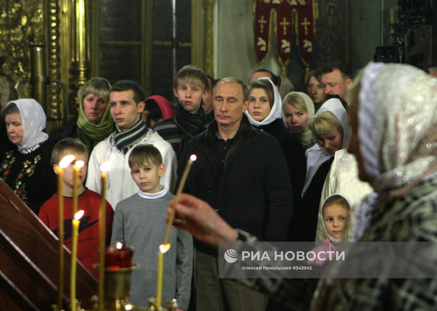 В. Путин на рождественской службе в одном из храмов Костромы