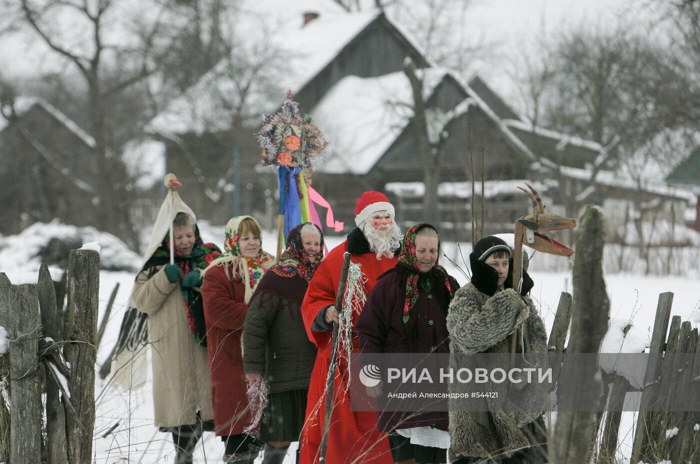 Колядные гулянья в деревне Погост Гомельской области