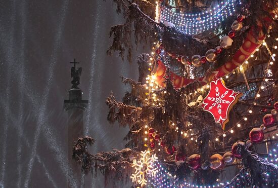 Праздничные гулянья в Санкт-Петербурге