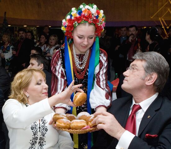 В.Ющенко посетил театрализованное представление "Меланка"