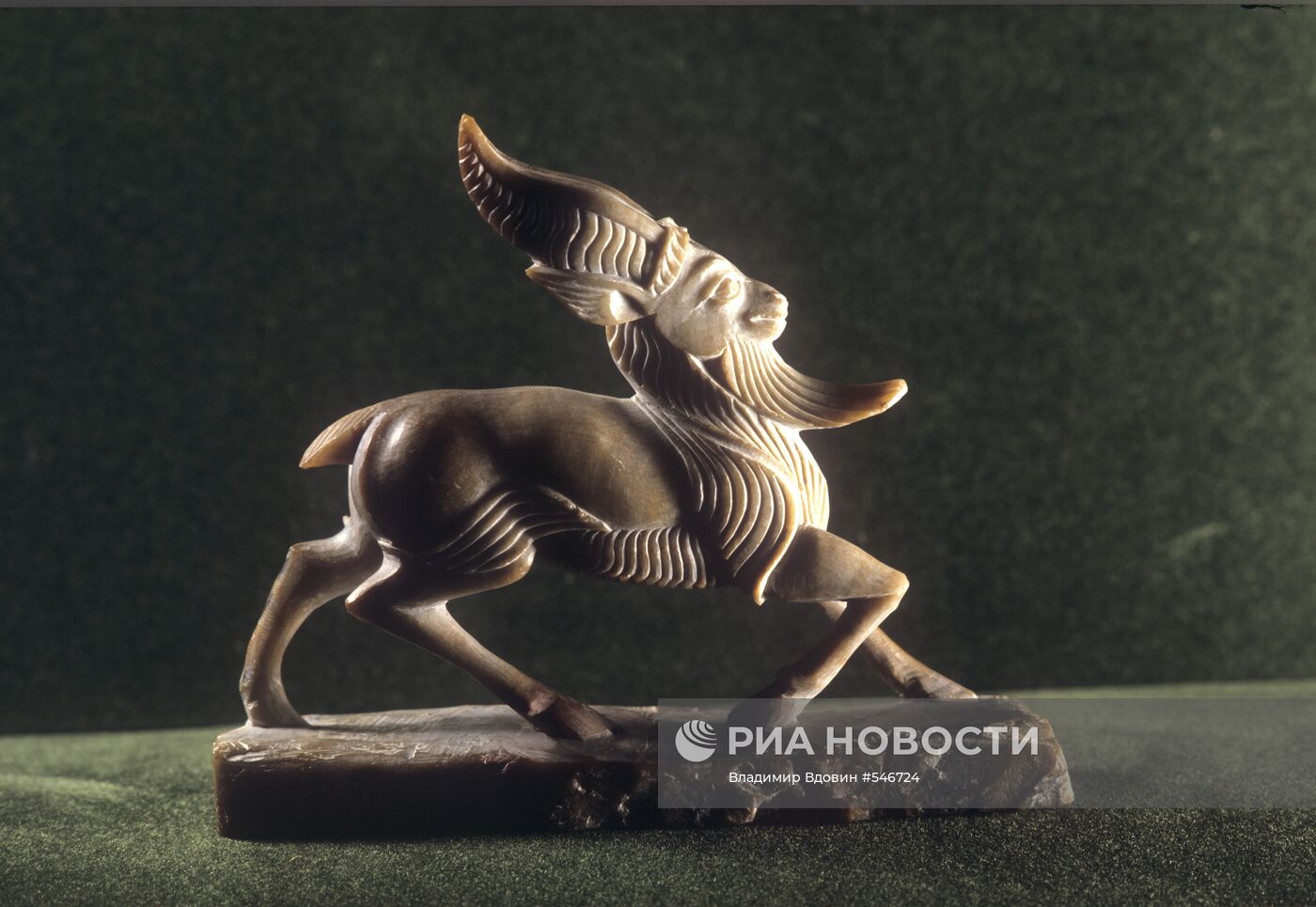 Статуэтка "Коза"