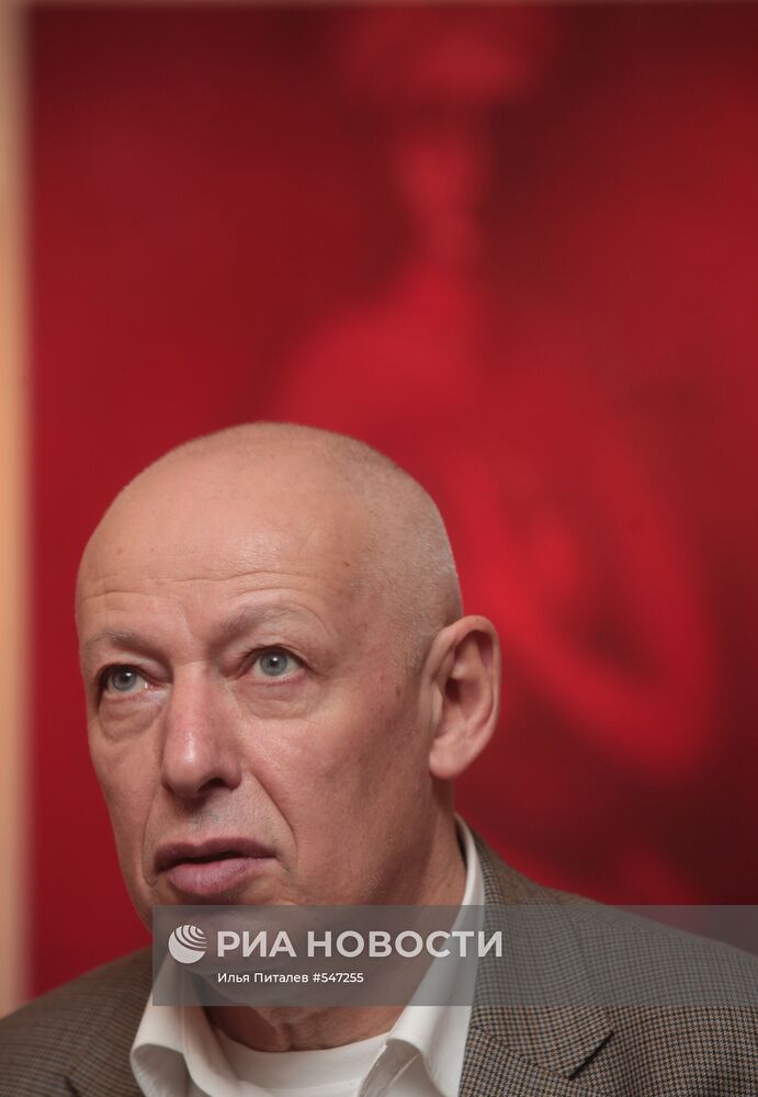 Выставка работ художника Александра Айзенштата "Спектр жизни"